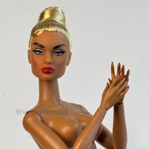 East 59th Integrity Della Roux Standout Fall Nude Doll Articulated New